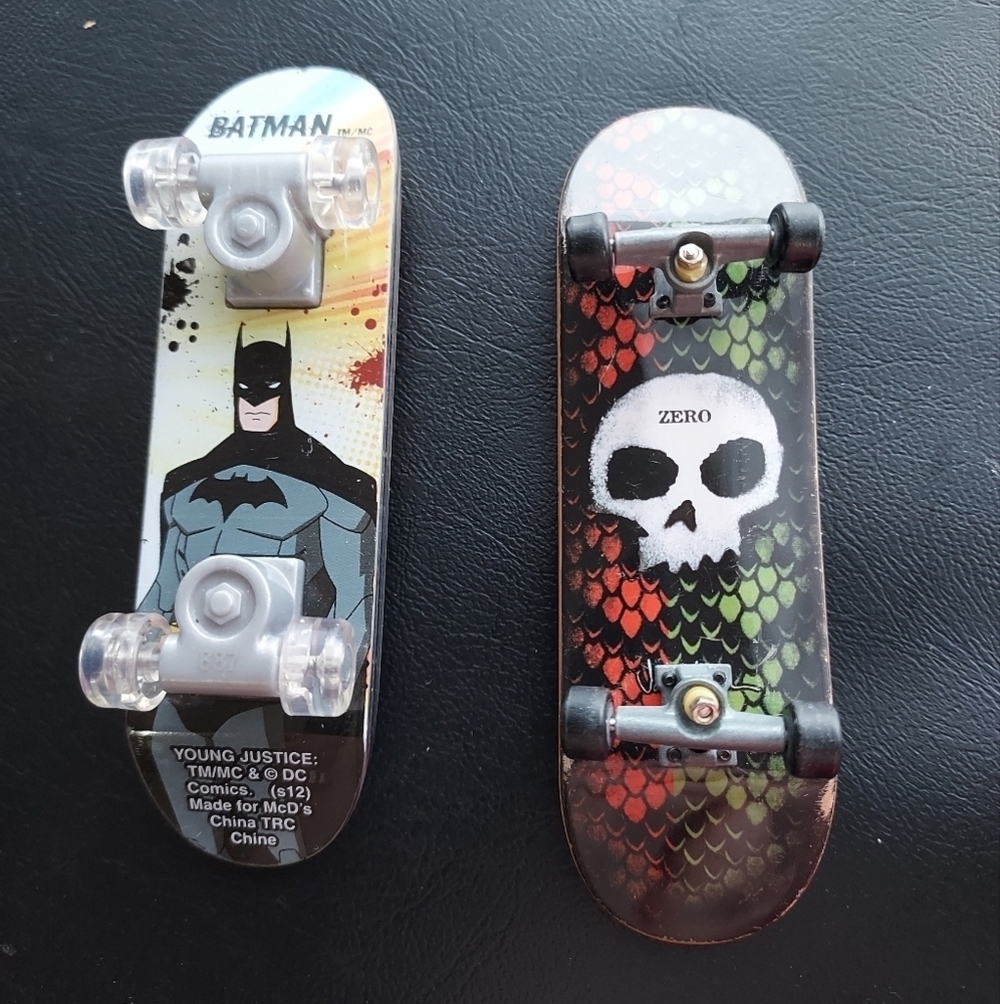 Tech Deck FingerBoard Zero Skull Skateboard And 2012 Batman Skateboard